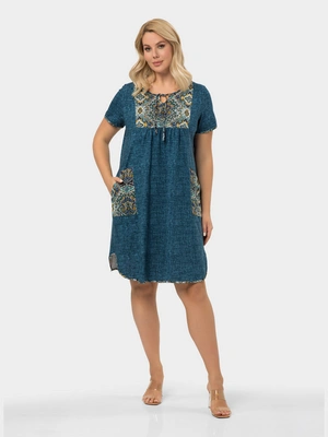 Платье с контрастными вставками