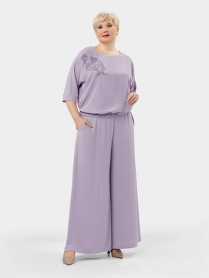 Брючный костюм-двойка со стразами