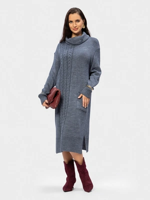 Трикотажное платье с отложным воротником