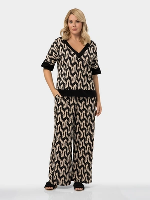 Костюм со свободным рукавом