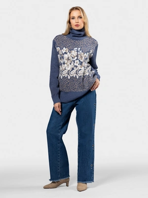 Шерстяная водолазка с цветами