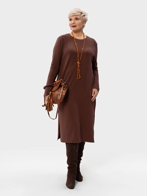 Платье трикотажное с вырезом