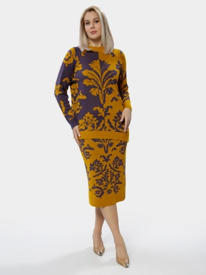 Костюм с орнаментом