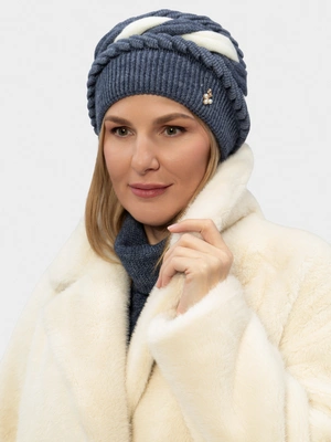 Шапка женская с косами