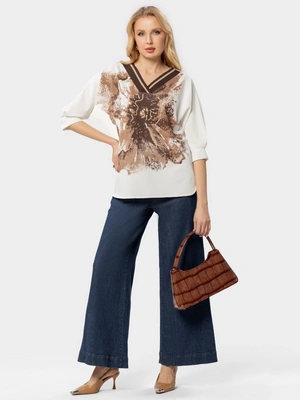 Джемпер с V-образным вырезом