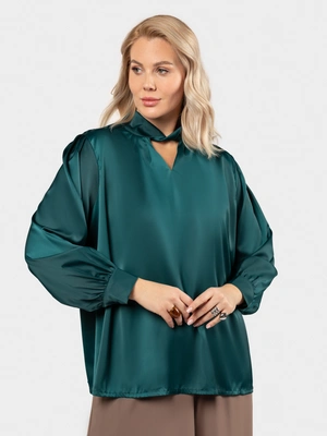 Блуза с декоративным воротом стойкой