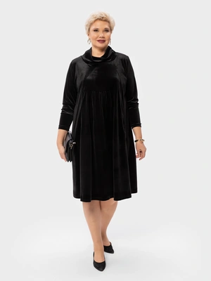 Платье бархатное с воротом