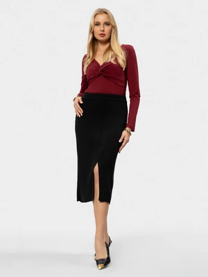 Классическая юбка полуприлегающего силуэта