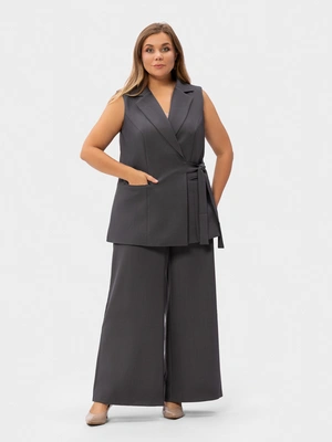 Костюм из жилета и брюк