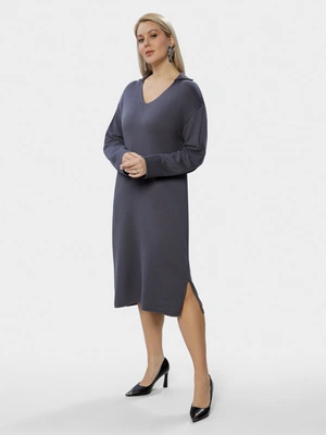 Платье с отложным воротником