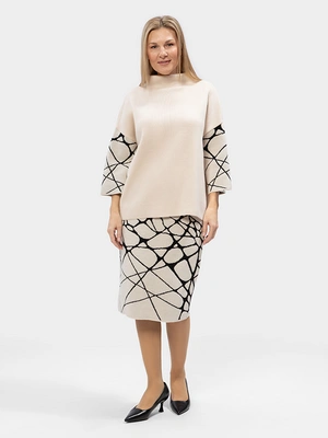 Трикотажный костюм с абстрактным рисунком