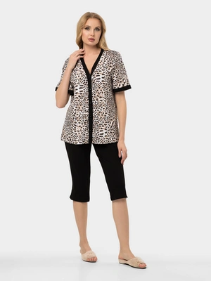 Костюм на пуговицах с бриджами