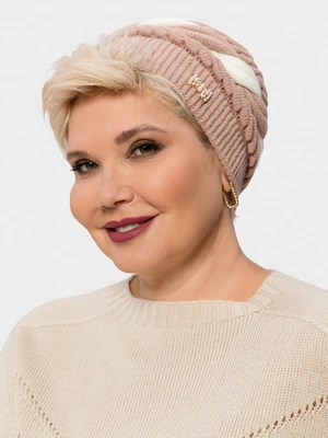 Шапка женская с косами