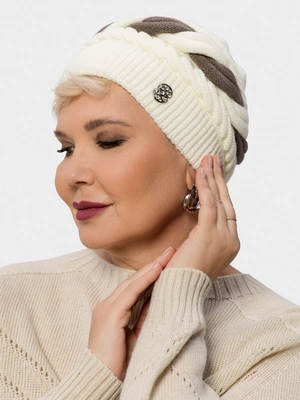 Шапка женская с косами