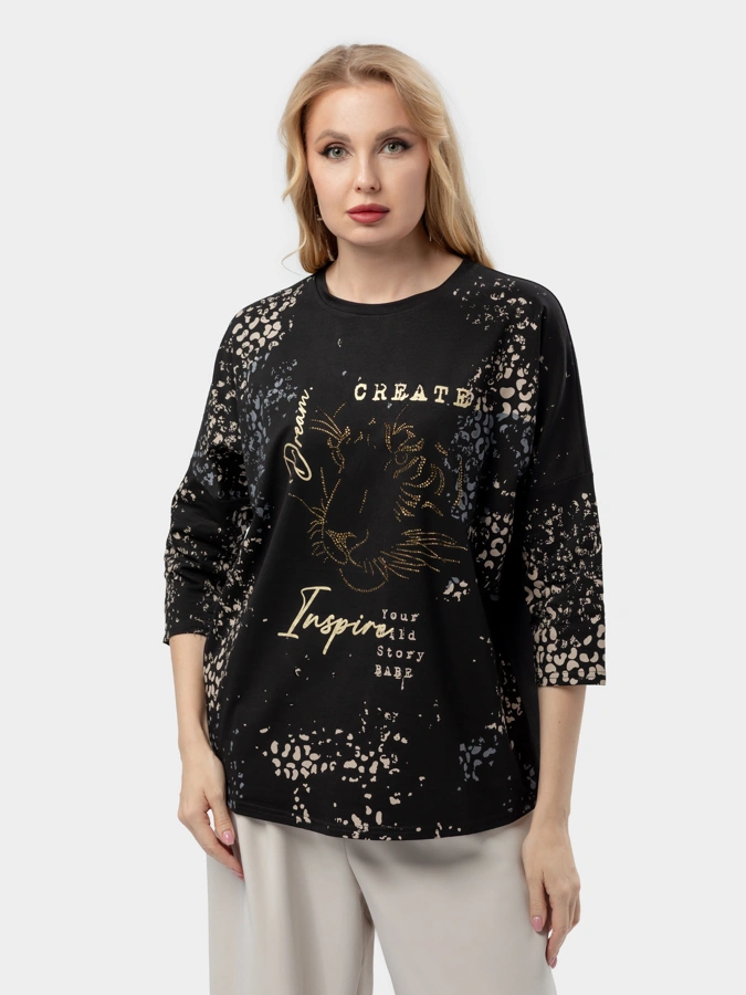 Джемпер с трендовым принтом