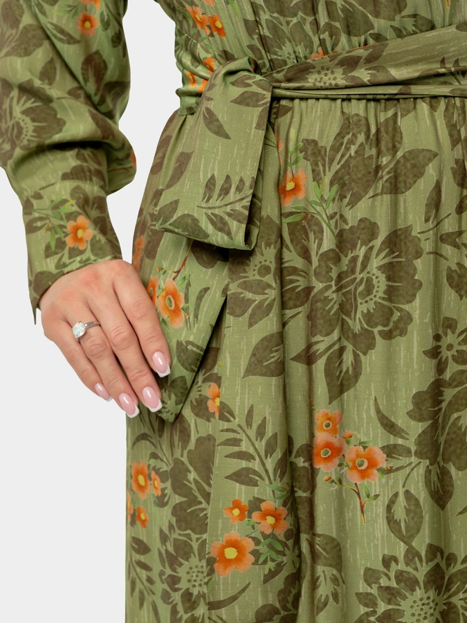 Платье с поясом