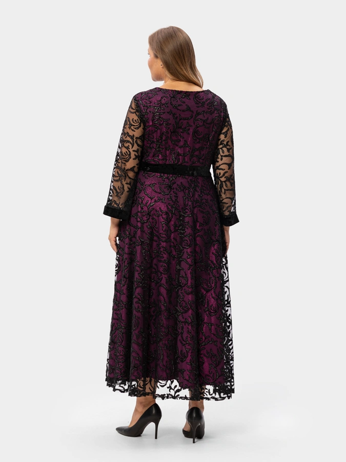 Двухслойное платье с кружевом