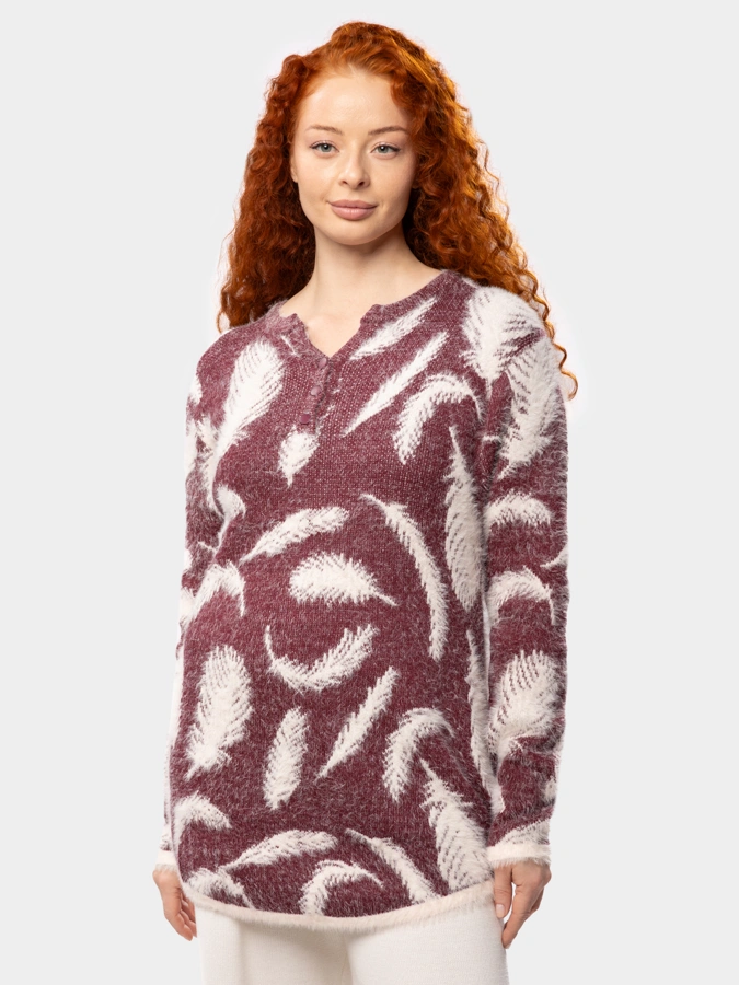 Джемпер из ангоры с перьями