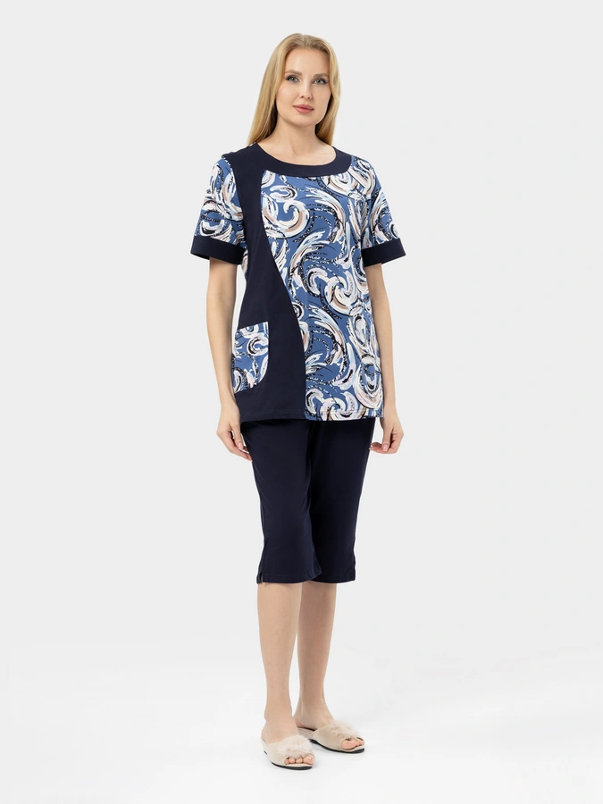 Розовый
