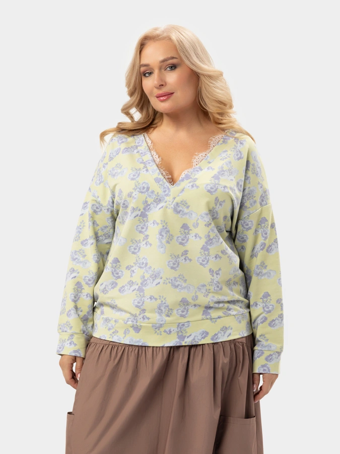 Джемпер с оформленным кружевом вырезом