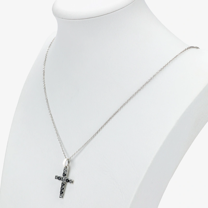 Подвеска "Крест" из чернёного серебра с чёрной синтетической шпинелью