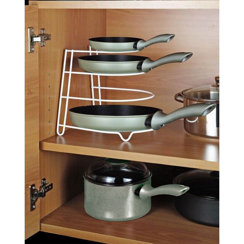 Выдвижная вешалка для сковородок на кухне